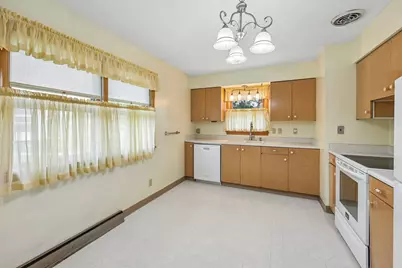 2745 E Bolivar Ave, Saint Francis, WI 53235 - Photo 7