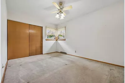 2745 E Bolivar Ave, Saint Francis, WI 53235 - Photo 15