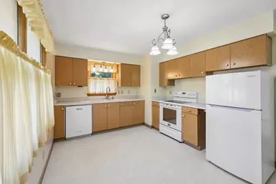 2745 E Bolivar Ave, Saint Francis, WI 53235 - Photo 11