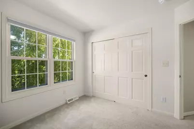 943 E Imperial Dr, Hartland, WI 53029 - Photo 35