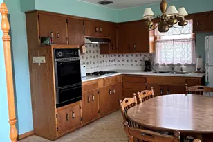 3359 S 83rd St, Milwaukee, WI 53219 - Photo 7