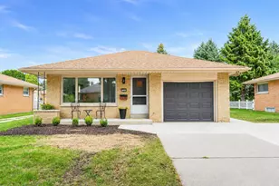 2962 S 80th St, West Allis, WI 53219 - Photo 1