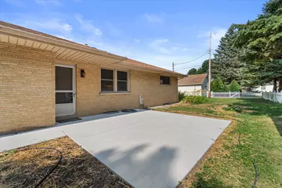 2962 S 80th St, West Allis, WI 53219 - Photo 3