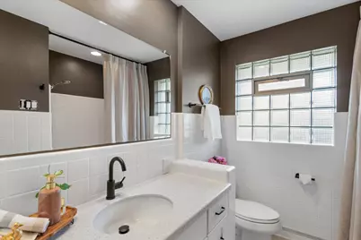 2962 S 80th St, West Allis, WI 53219 - Photo 13