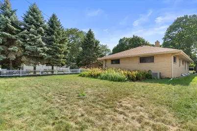 2962 S 80th St, West Allis, WI 53219 - Photo 25
