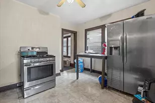 3613 N 21st St, Milwaukee, WI 53206 - Photo 9