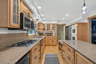 8406 Whitewood Dr, Farmington, WI 53040 - Photo 9
