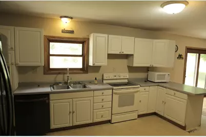 6856  Hamlet Ave, Sparta, WI 54656 - Photo 7