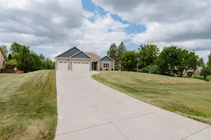 W218N9691 Happy Hollow Ln, Germantown, WI 53022 - Photo 5