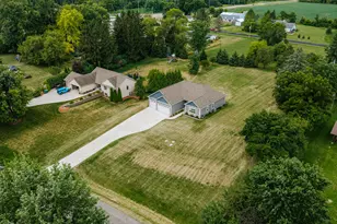 W218N9691 Happy Hollow Ln, Germantown, WI 53022 - Photo 7