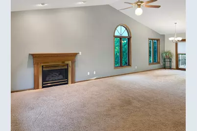 404  Bittersweet Ln, Plymouth, WI 53073 - Photo 9
