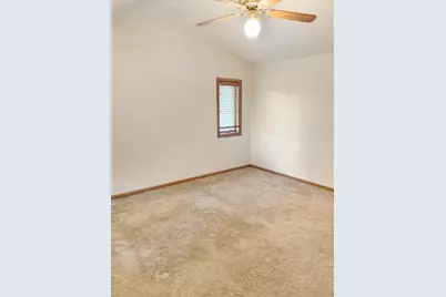 404  Bittersweet Ln, Plymouth, WI 53073 - Photo 19