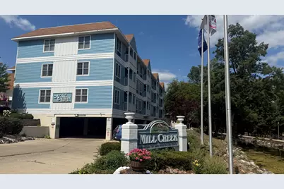 123  Center St #201, Lake Geneva, WI 53147 - Photo 1
