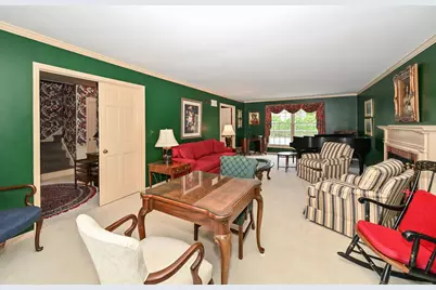 15260  Cascade Dr, Elm Grove, WI 53122 - Photo 5