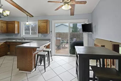 312 N 7th St, Racine, WI 53185 - Photo 9