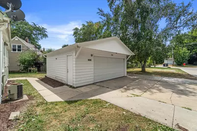 2815 S 91st St, West Allis, WI 53227 - Photo 29