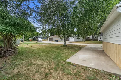 2815 S 91st St, West Allis, WI 53227 - Photo 35