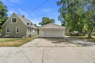 2815 S 91st St, West Allis, WI 53227 - Photo 31