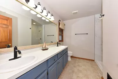 2902  Berkshire Dr, Waukesha, WI 53188 - Photo 19