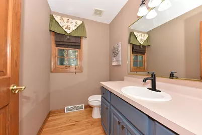 2902  Berkshire Dr, Waukesha, WI 53188 - Photo 25