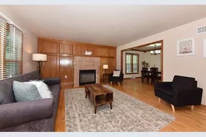 2902  Berkshire Dr, Waukesha, WI 53188 - Photo 3