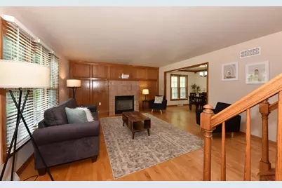 2902  Berkshire Dr, Waukesha, WI 53188 - Photo 5