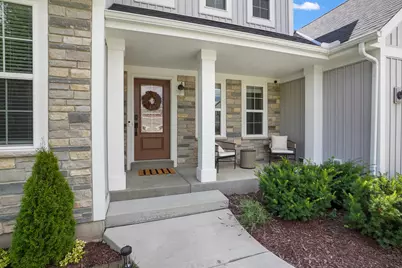 W223N4648  Seven Oaks Dr, Pewaukee, WI 53072 - Photo 3