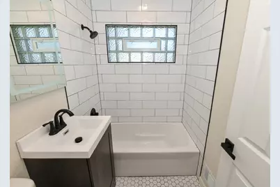 8034 W Grantosa Dr, Milwaukee, WI 53218 - Photo 17