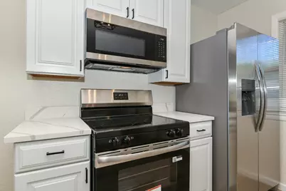 8034 W Grantosa Dr, Milwaukee, WI 53218 - Photo 15