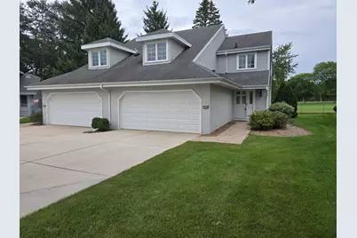 7436 W Tuckaway Creek Dr, Franklin, WI 53132 - Photo 3