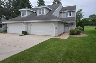 7436 W Tuckaway Creek Dr, Franklin, WI 53132 - Photo 3