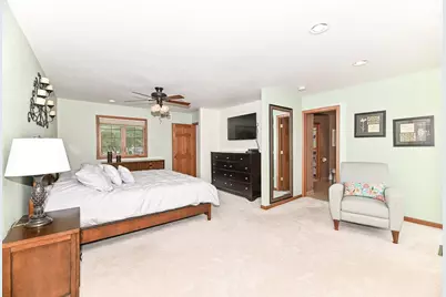 7436 W Tuckaway Creek Dr, Franklin, WI 53132 - Photo 15