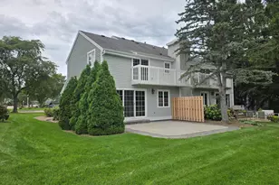 7436 W Tuckaway Creek Dr, Franklin, WI 53132 - Photo 5