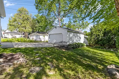 432  Pleasant Ave, Hartford, WI 53027 - Photo 7