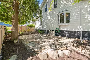 432 Pleasant Ave, Hartford, WI 53027 - Photo 9