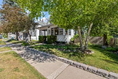 432  Pleasant Ave, Hartford, WI 53027 - Photo 3