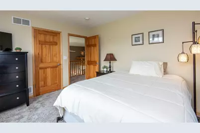 N16W29803  Brookstone Cir, Delafield, WI 53072 - Photo 21