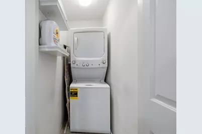1712 N Marshall St, Milwaukee, WI 53202 - Photo 17