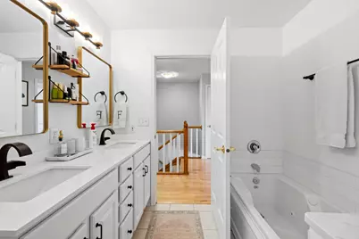 1712 N Marshall St, Milwaukee, WI 53202 - Photo 15