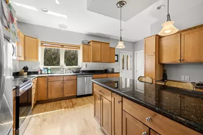 1712 N Marshall St, Milwaukee, WI 53202 - Photo 11