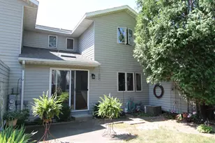 217 S 7th St, Racine, WI 53185 - Photo 25