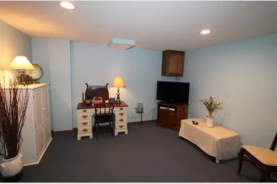 217 S 7th St #15, Racine, WI 53185 - Photo 9