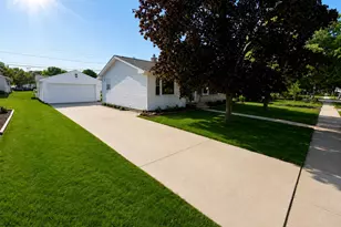 2928 S 21st St, Sheboygan, WI 53081 - Photo 3