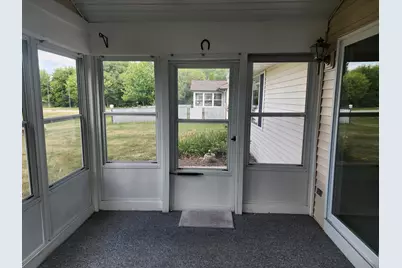 418 E 3rd Ave, Elkhorn, WI 53121 - Photo 7