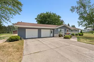 414 N 6th St, Reedsville, WI 54230 - Photo 29