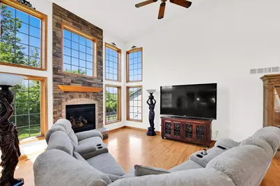 9505 N Michael Ct, Milwaukee, WI 53224 - Photo 3