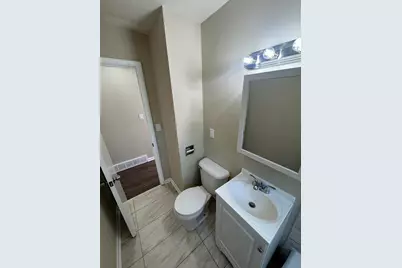 5525 N Long Island Dr, Milwaukee, WI 53209 - Photo 13