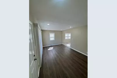 5525 N Long Island Dr, Milwaukee, WI 53209 - Photo 7