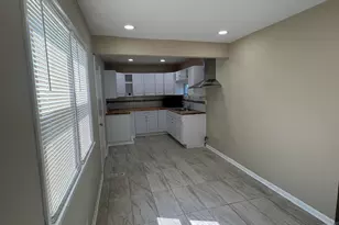 5525 N Long Island Dr, Milwaukee, WI 53209 - Photo 9