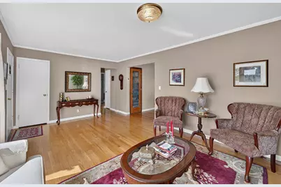 704  Roosevelt Ave, Racine, WI 53406 - Photo 9